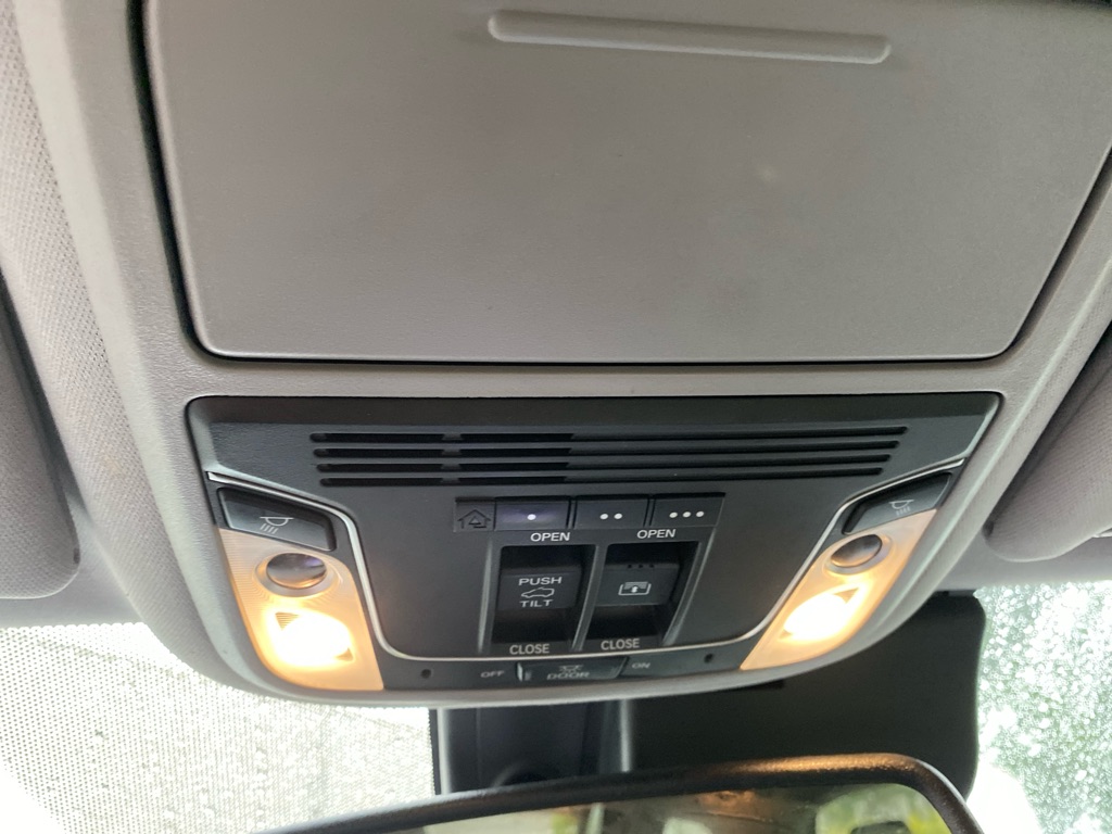 2017 Honda Pilot Elite photo 15