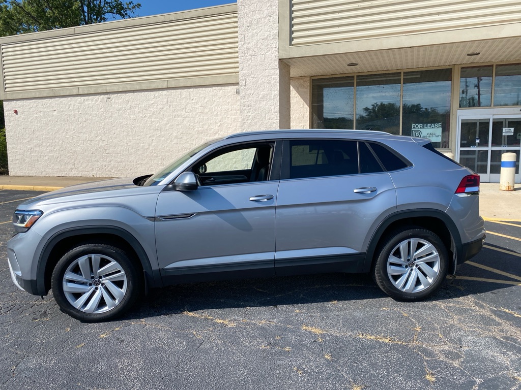 2021 Volkswagen Atlas Cross Sport SE photo 2
