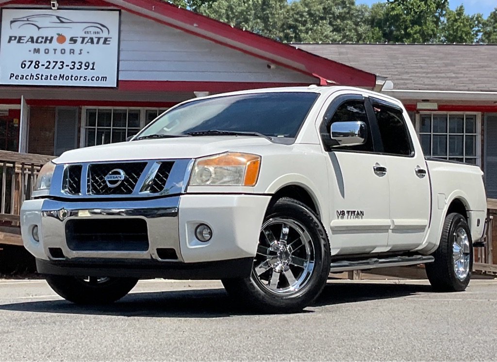 White 2015 Nissan Titan Pickup Truck 4X2 Automatic