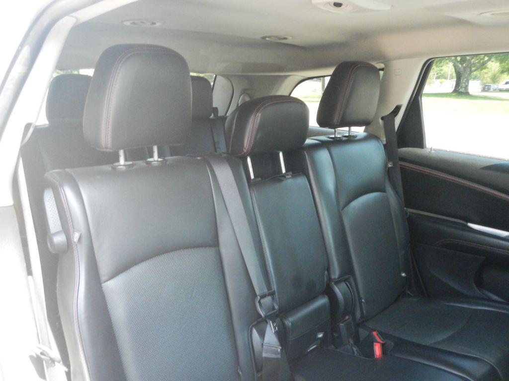 Photo 5 of this DODGE JOURNEY 4WD