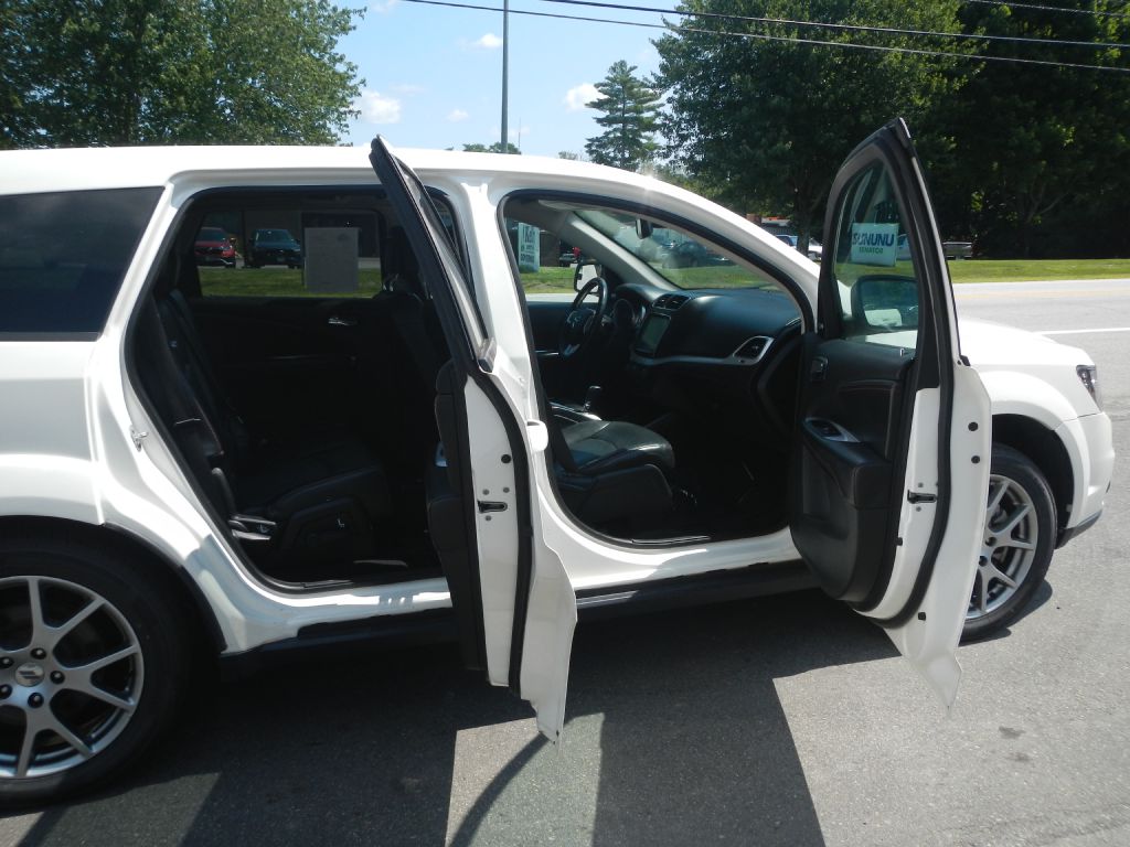 Photo 18 of this DODGE JOURNEY 4WD