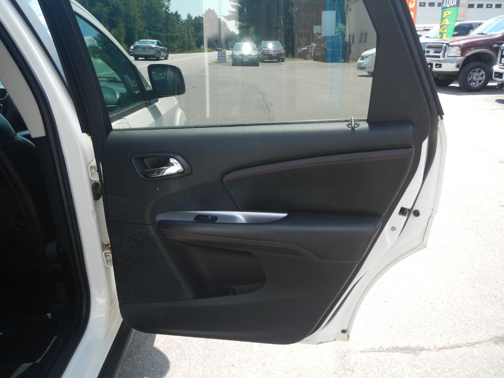 Photo 27 of this DODGE JOURNEY 4WD