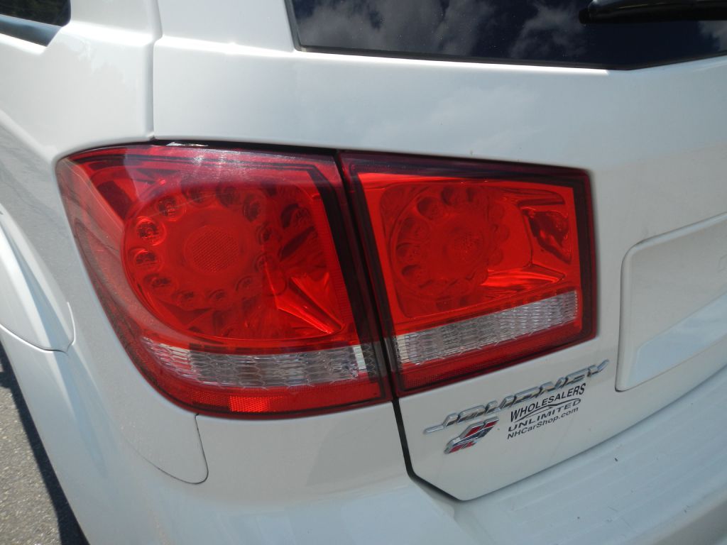 Photo 38 of this DODGE JOURNEY 4WD