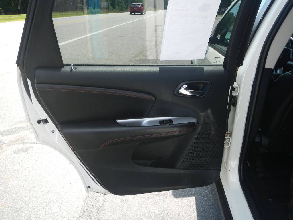 Photo 47 of this DODGE JOURNEY 4WD