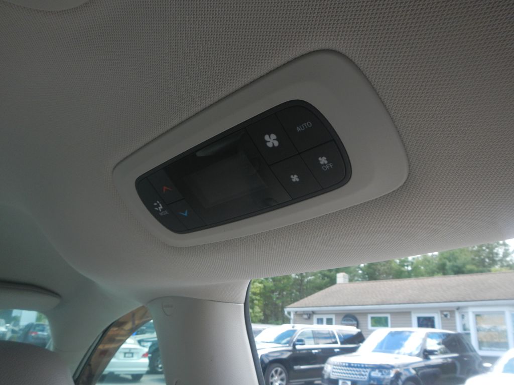 Photo 24 of this CHRYSLER PACIFICA