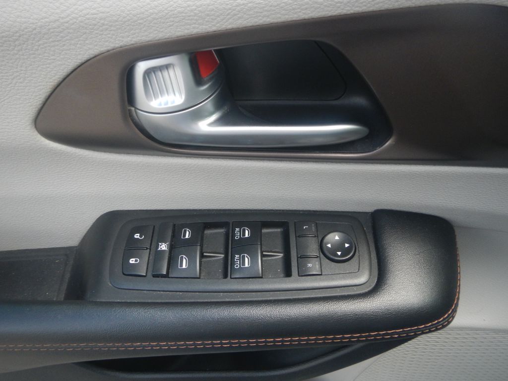 Photo 43 of this CHRYSLER PACIFICA
