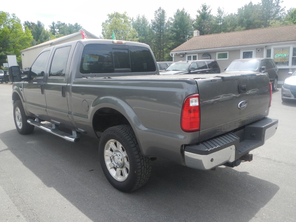 Photo 7 of this FORD F350 4WD PLOW