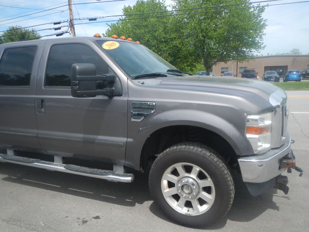 Photo 13 of this FORD F350 4WD PLOW