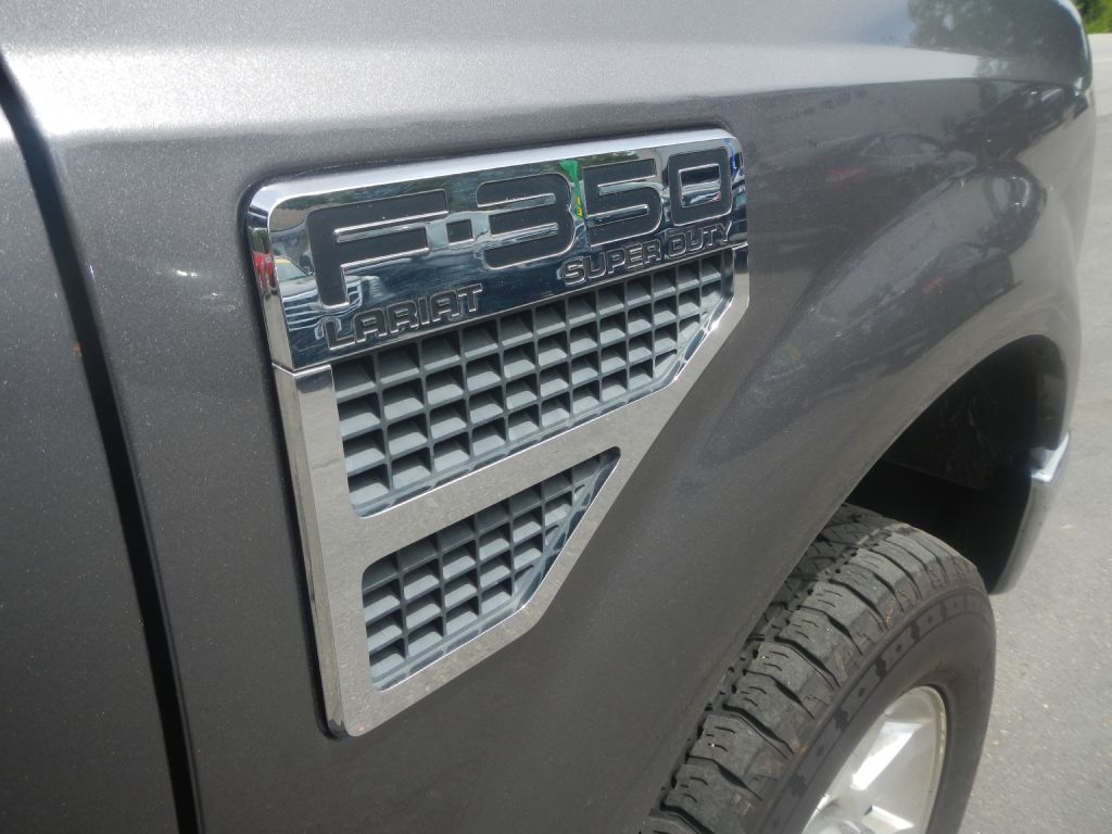 Photo 17 of this FORD F350 4WD PLOW