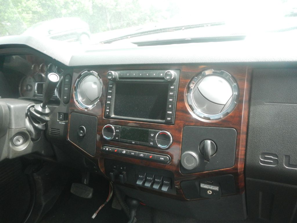 Photo 24 of this FORD F350 4WD PLOW