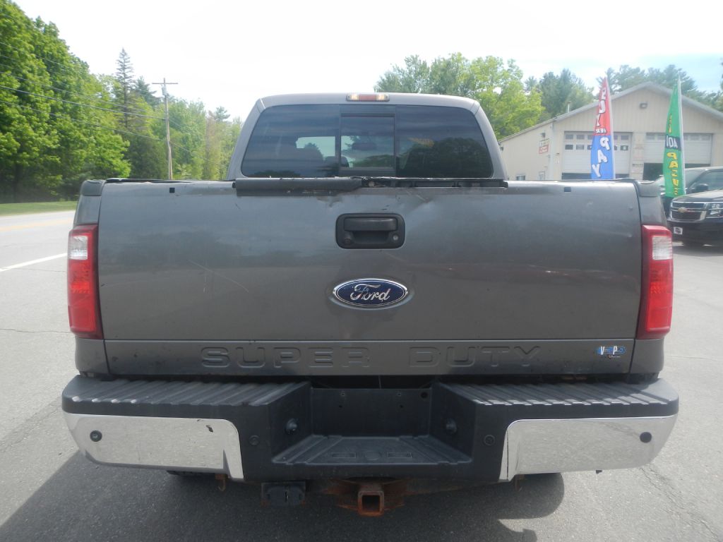 Photo 30 of this FORD F350 4WD PLOW