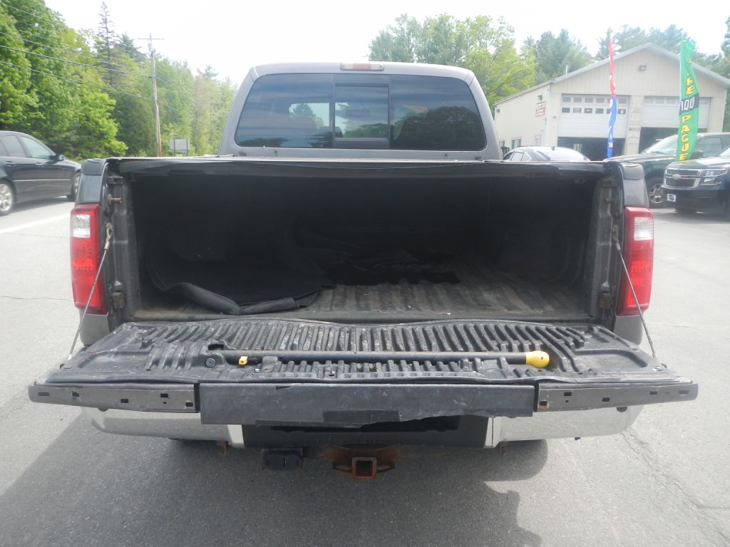 Photo 31 of this FORD F350 4WD PLOW
