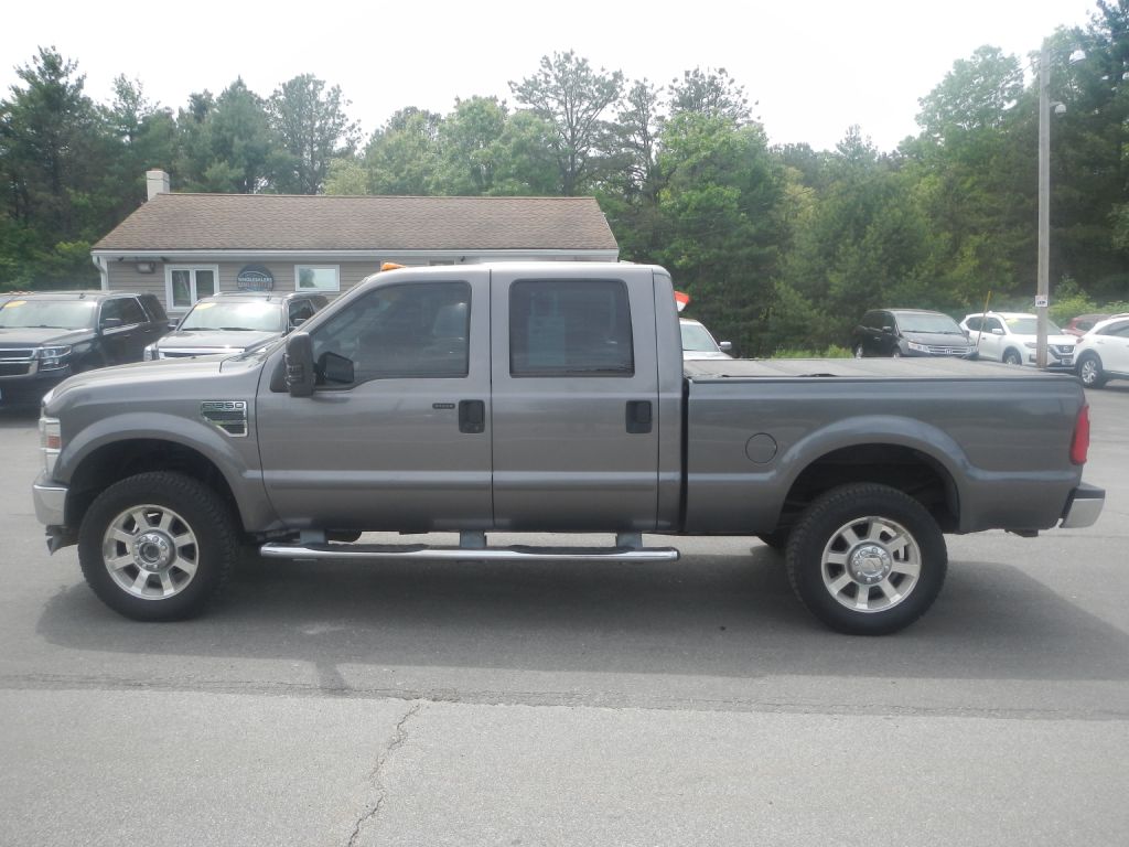 Photo 32 of this FORD F350 4WD PLOW