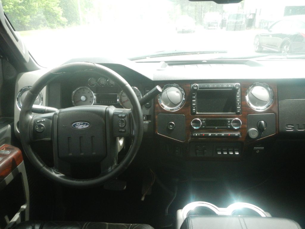 Photo 44 of this FORD F350 4WD PLOW