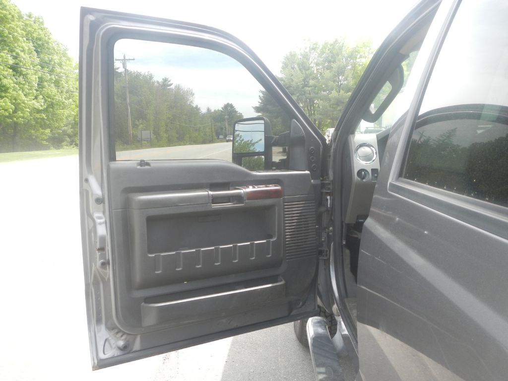 Photo 45 of this FORD F350 4WD PLOW