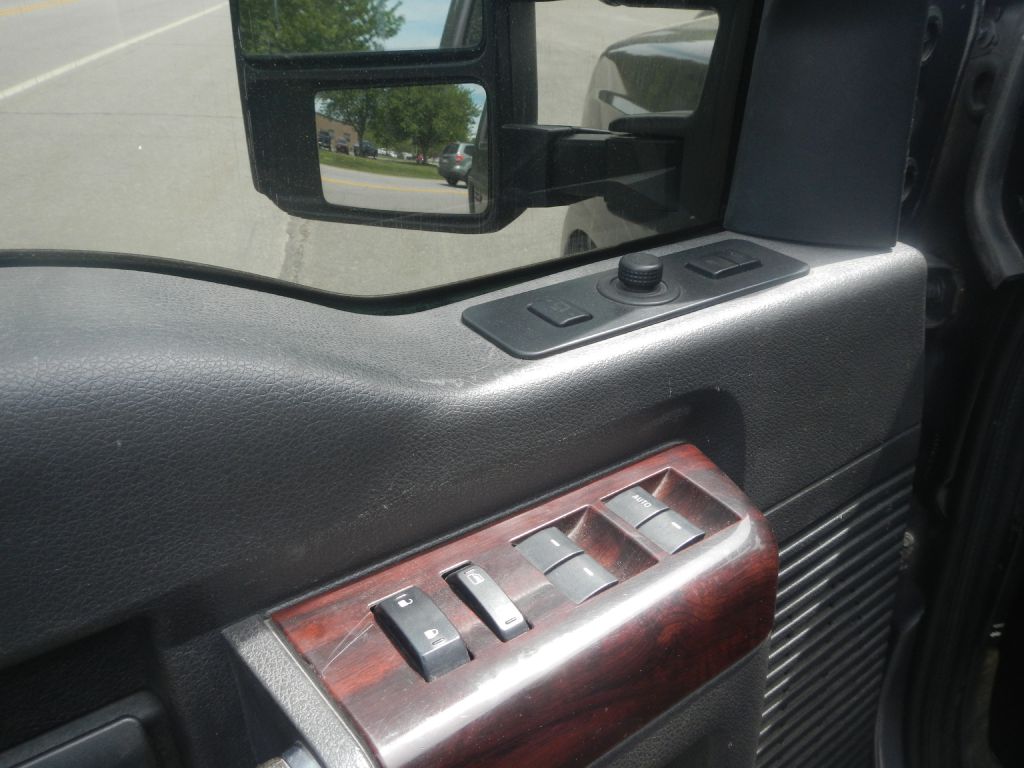 Photo 46 of this FORD F350 4WD PLOW