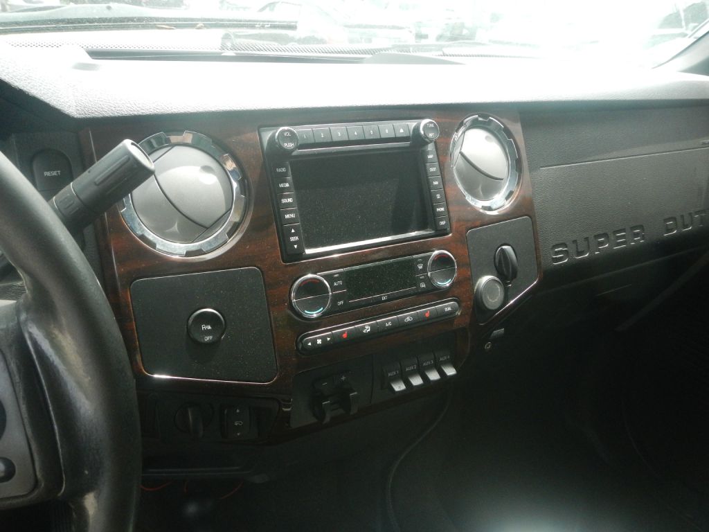 Photo 49 of this FORD F350 4WD PLOW