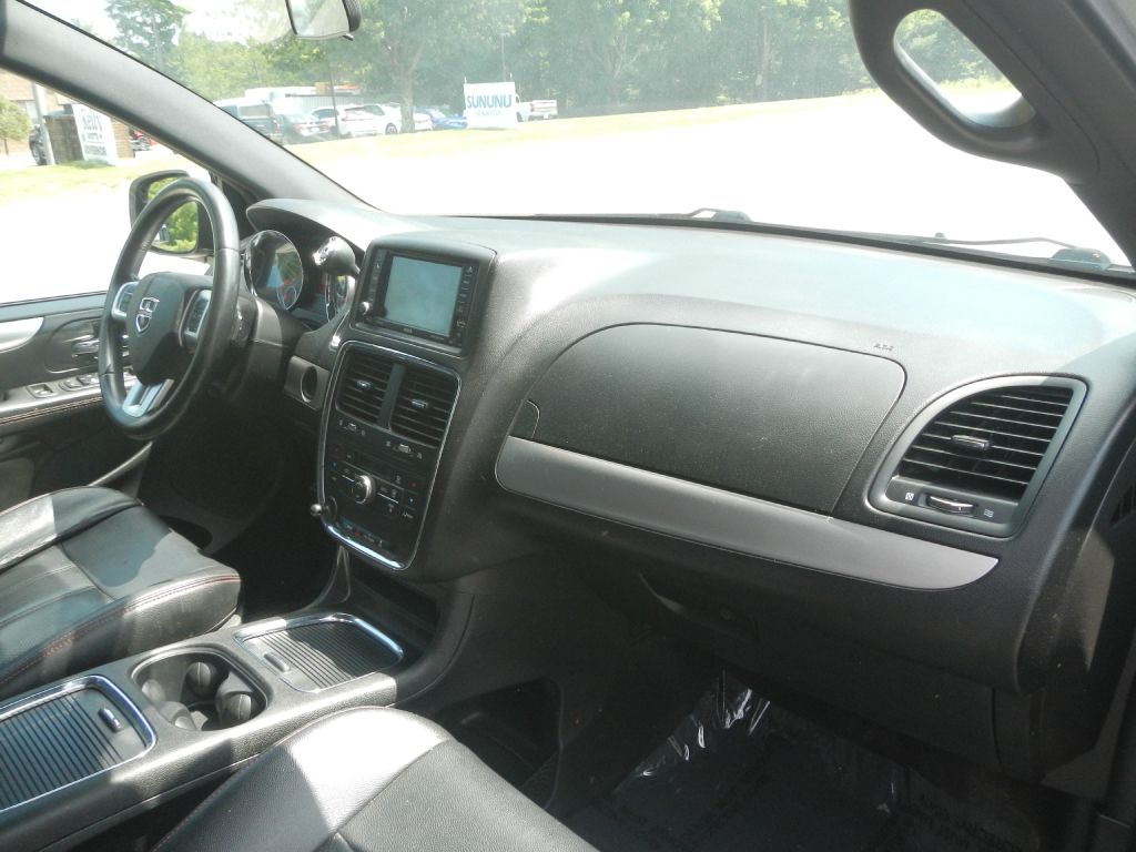 Photo 3 of this DODGE GRAND CARAVAN