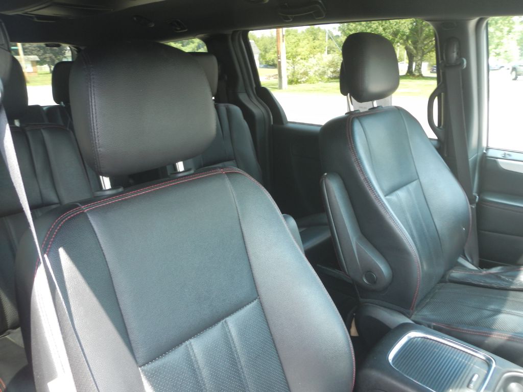 Photo 4 of this DODGE GRAND CARAVAN
