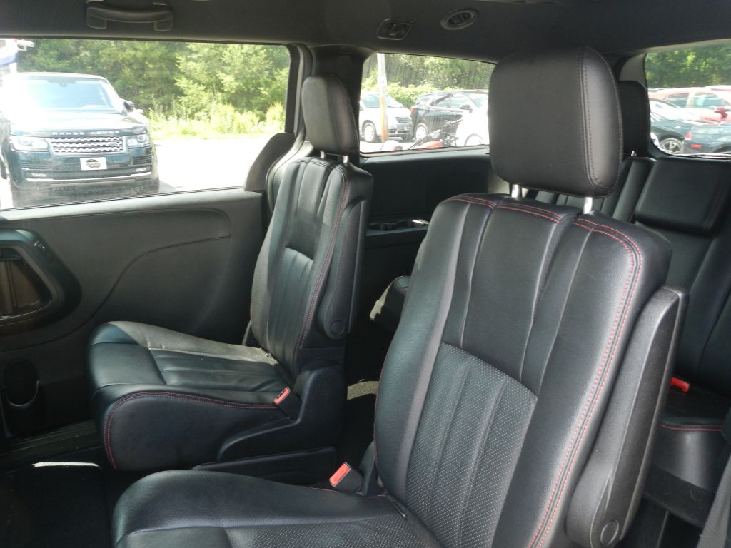Photo 10 of this DODGE GRAND CARAVAN