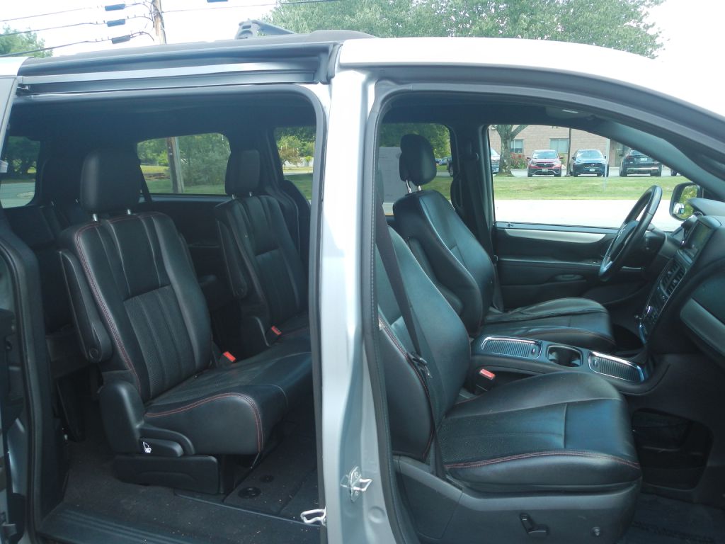 Photo 17 of this DODGE GRAND CARAVAN