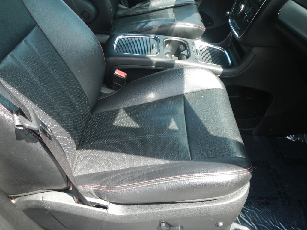 Photo 20 of this DODGE GRAND CARAVAN