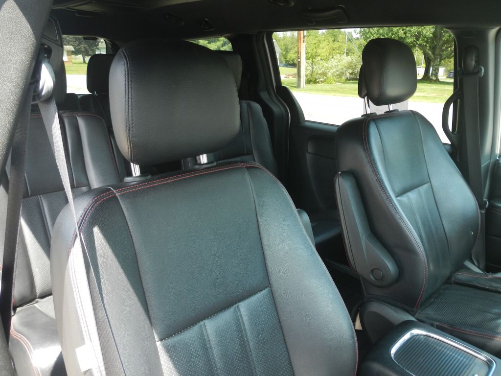 Photo 21 of this DODGE GRAND CARAVAN