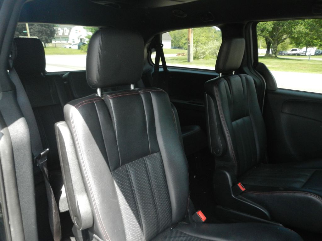 Photo 27 of this DODGE GRAND CARAVAN