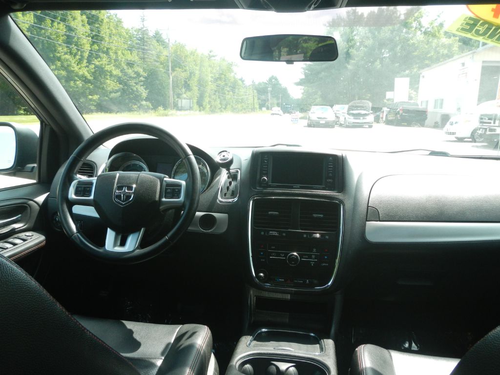Photo 29 of this DODGE GRAND CARAVAN