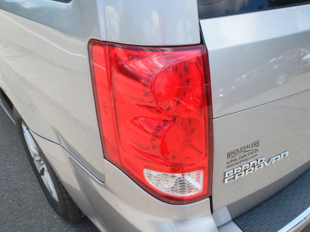 Photo 34 of this DODGE GRAND CARAVAN