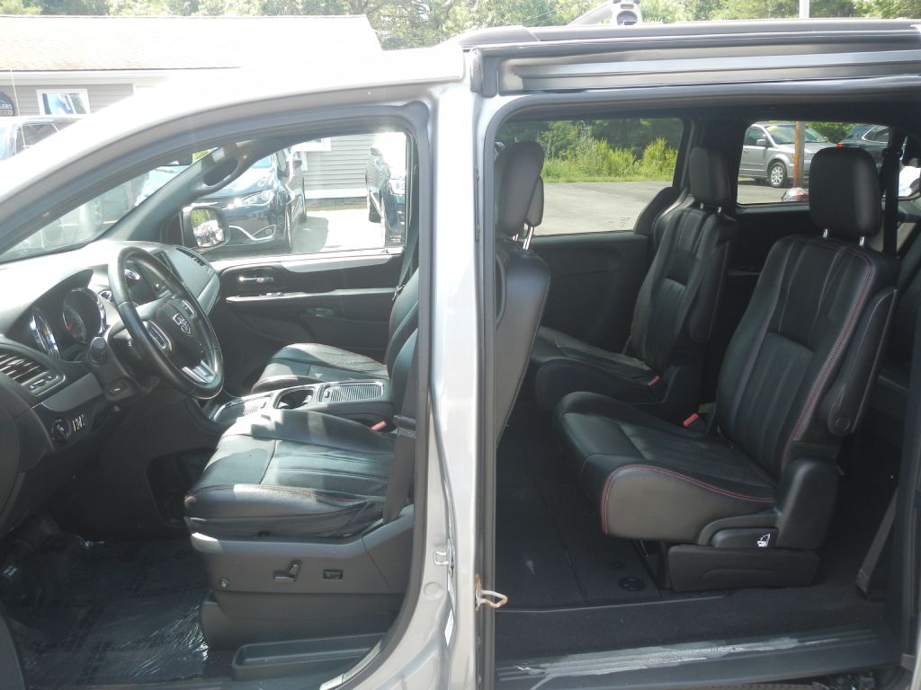 Photo 44 of this DODGE GRAND CARAVAN