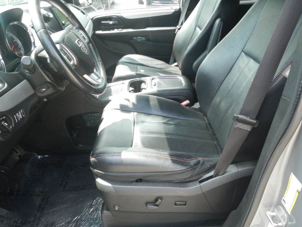 Photo 52 of this DODGE GRAND CARAVAN