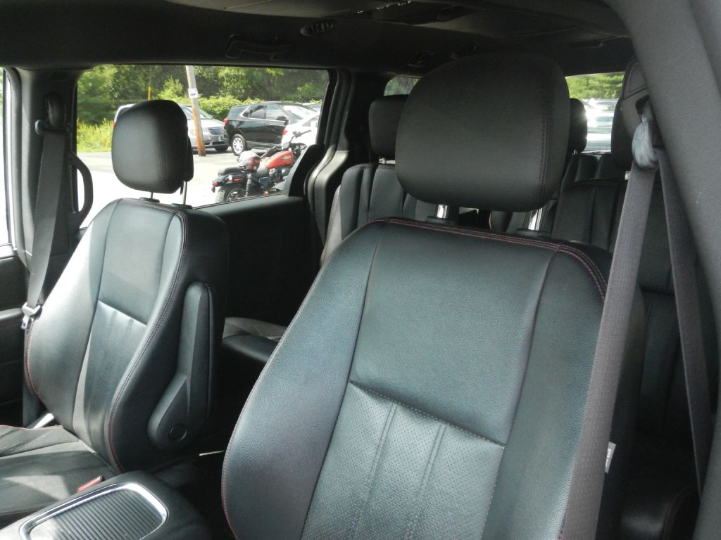 Photo 53 of this DODGE GRAND CARAVAN