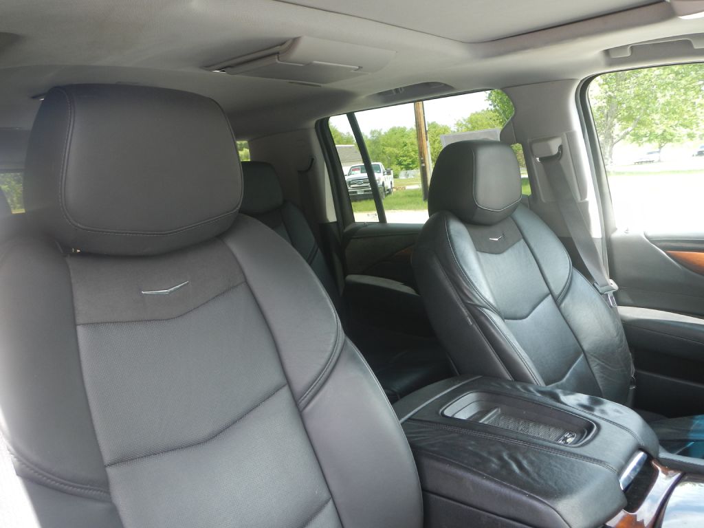 Photo 4 of this CADILLAC ESCALADE AWD