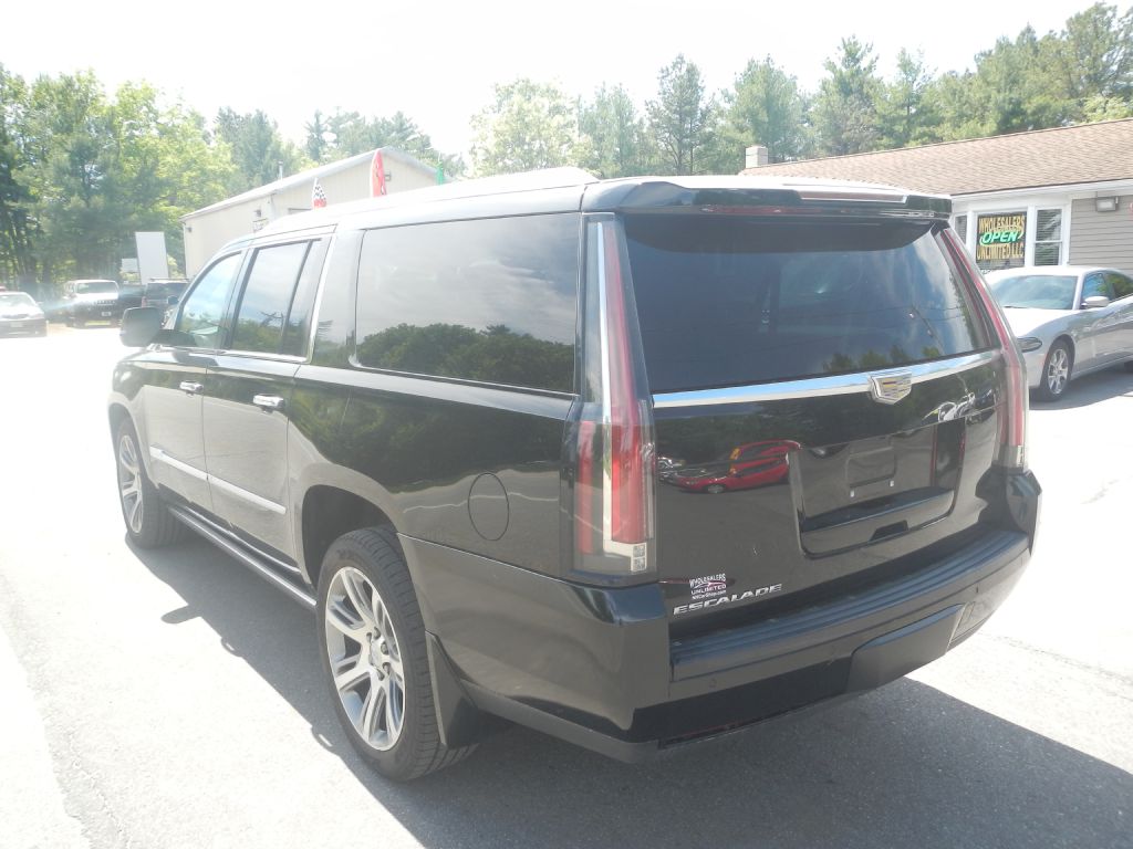 Photo 8 of this CADILLAC ESCALADE AWD