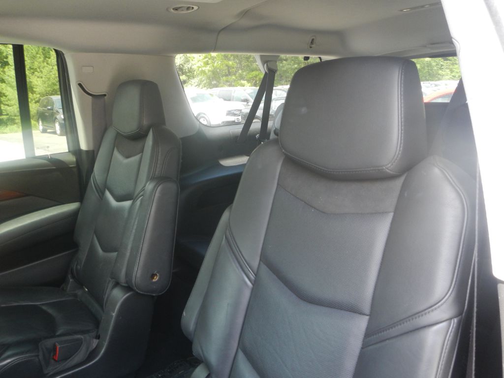 Photo 9 of this CADILLAC ESCALADE AWD
