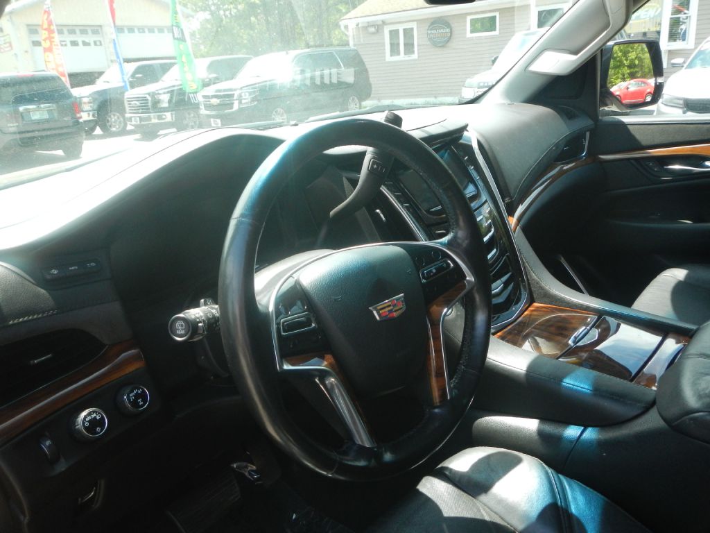 Photo 11 of this CADILLAC ESCALADE AWD