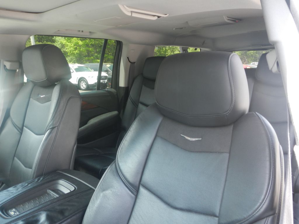 Photo 12 of this CADILLAC ESCALADE AWD