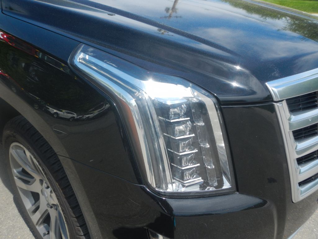 Photo 14 of this CADILLAC ESCALADE AWD