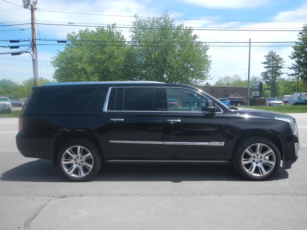 Photo 15 of this CADILLAC ESCALADE AWD