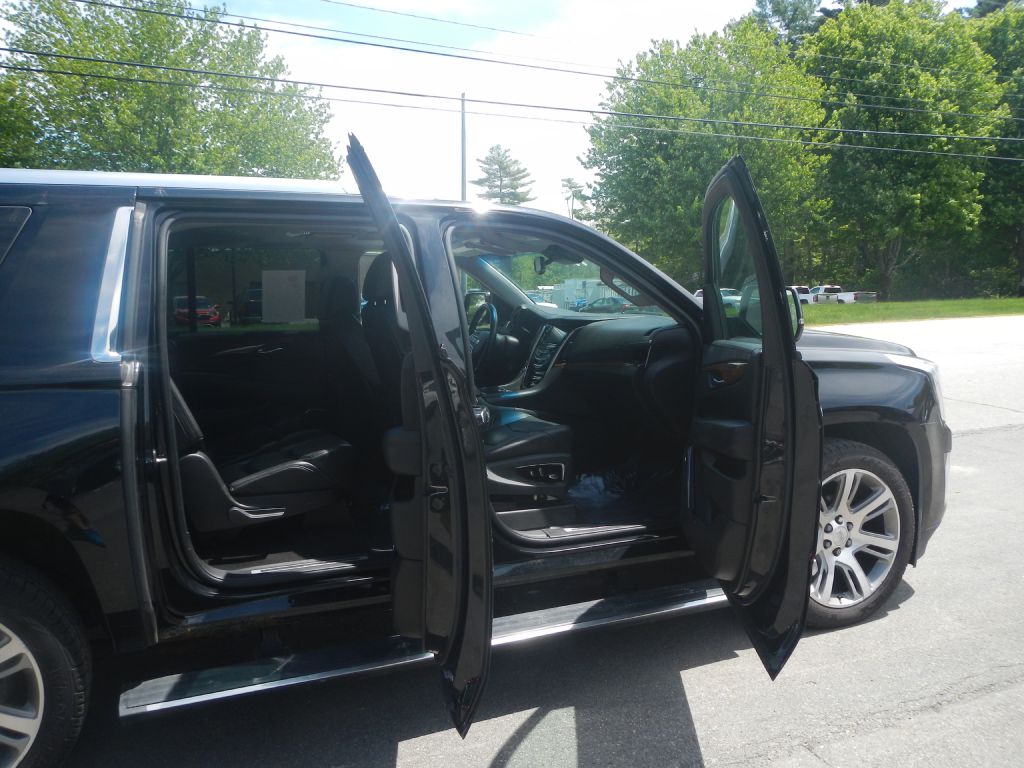 Photo 16 of this CADILLAC ESCALADE AWD