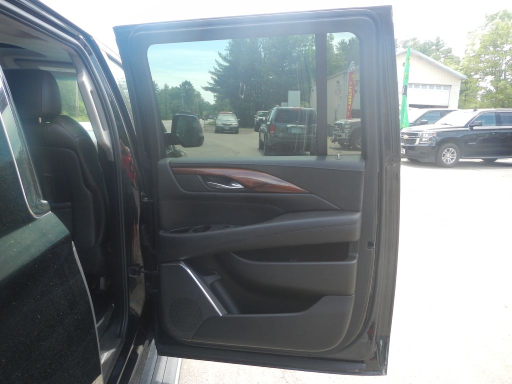 Photo 22 of this CADILLAC ESCALADE AWD