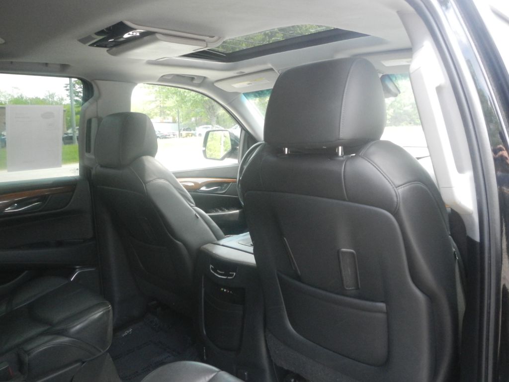 Photo 23 of this CADILLAC ESCALADE AWD