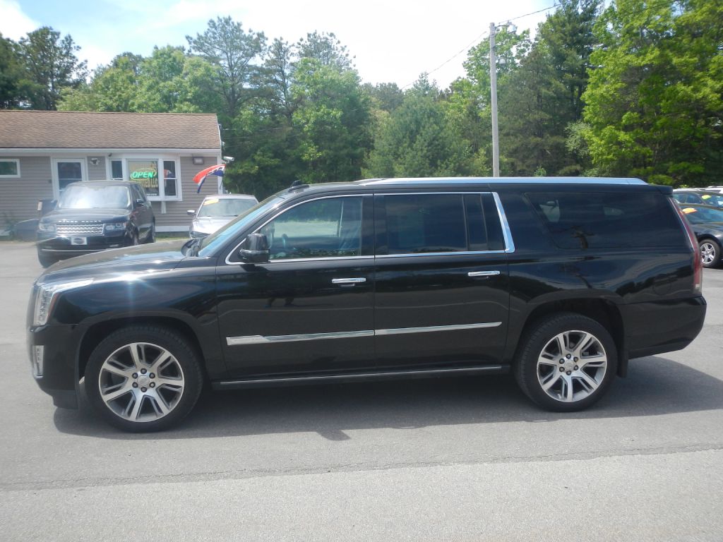 Photo 35 of this CADILLAC ESCALADE AWD