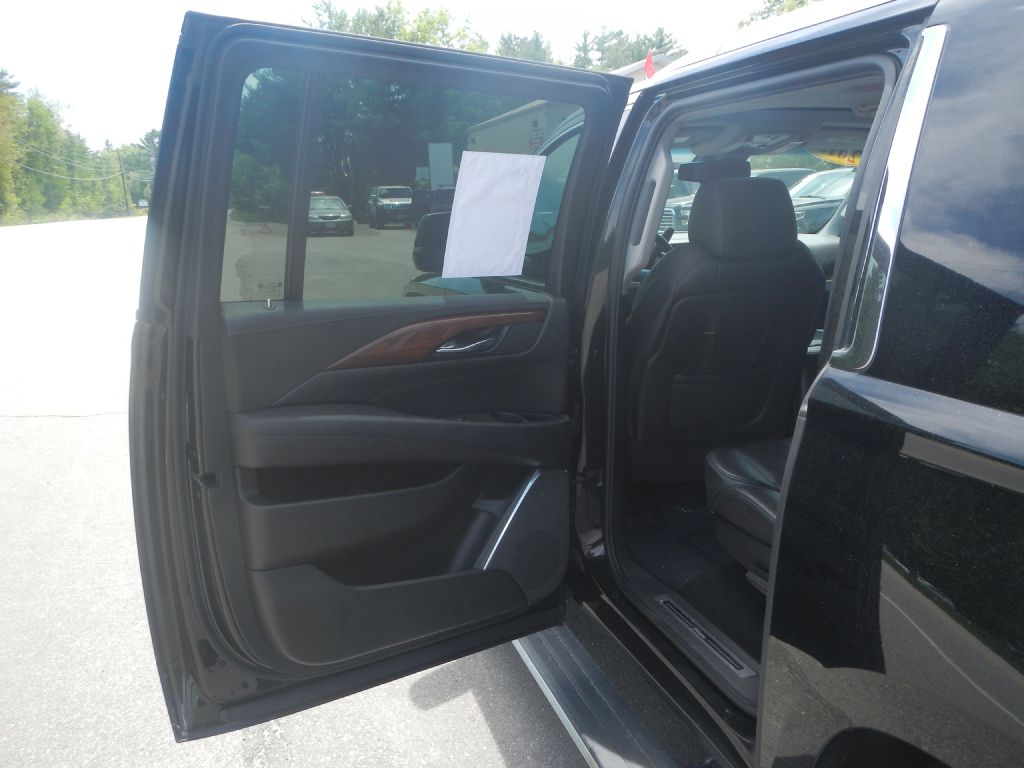 Photo 36 of this CADILLAC ESCALADE AWD