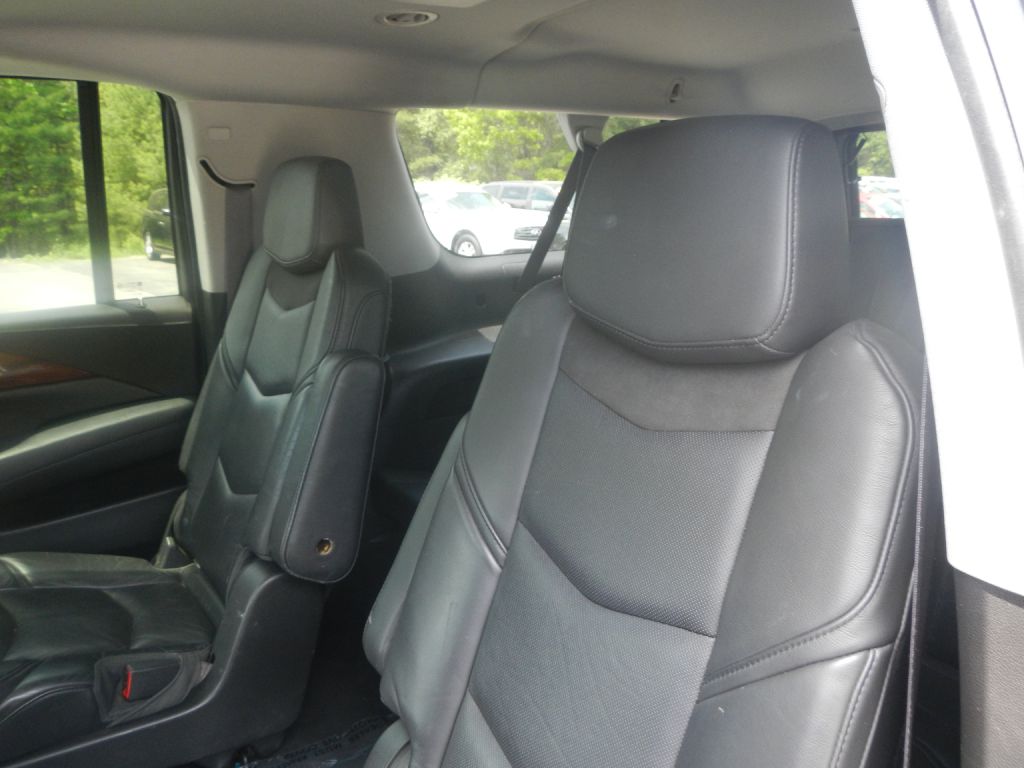 Photo 38 of this CADILLAC ESCALADE AWD