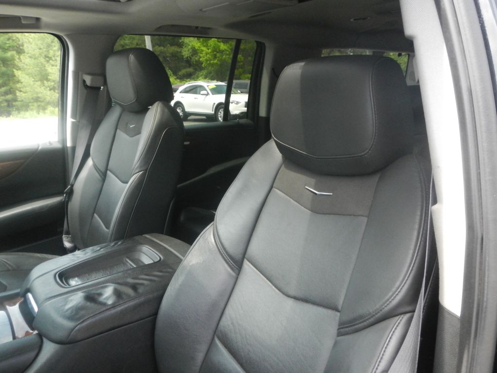 Photo 46 of this CADILLAC ESCALADE AWD