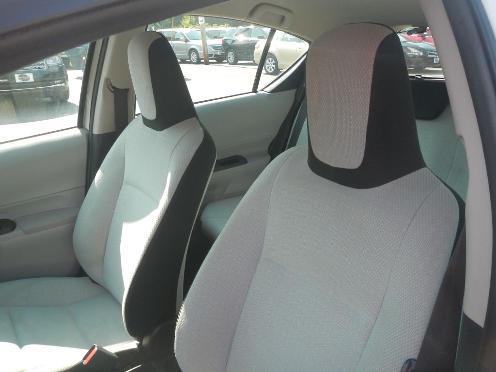 Photo 9 of this TOYOTA PRIUS C