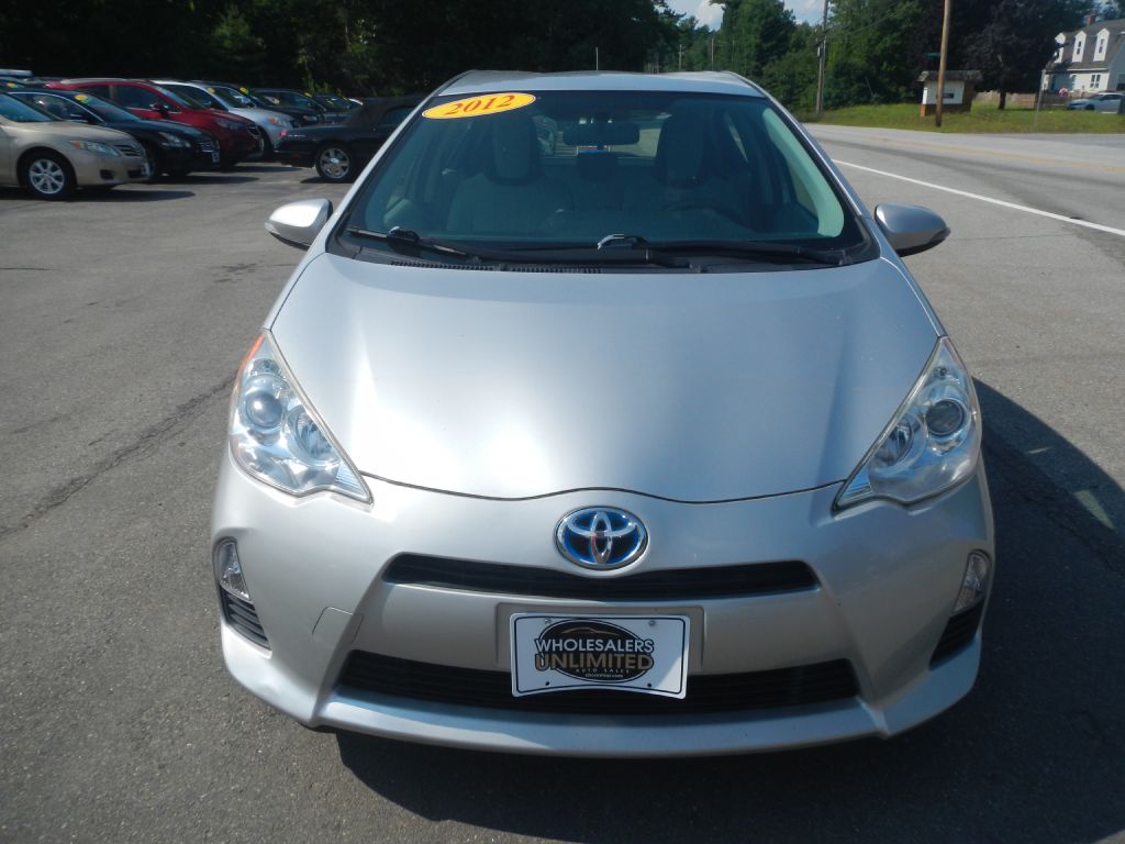 Photo 11 of this TOYOTA PRIUS C