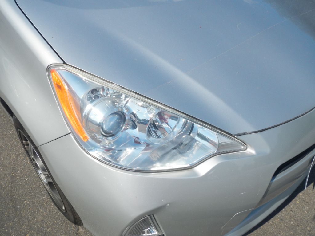 Photo 12 of this TOYOTA PRIUS C